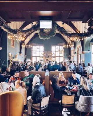☆ What a day ☆

Thank you to all of you for joining us for our annual festive Christmas Day drinks today! 🍻

Merry Christmas folks see you tomorrow after your Boxing Day walks 🎅🏼